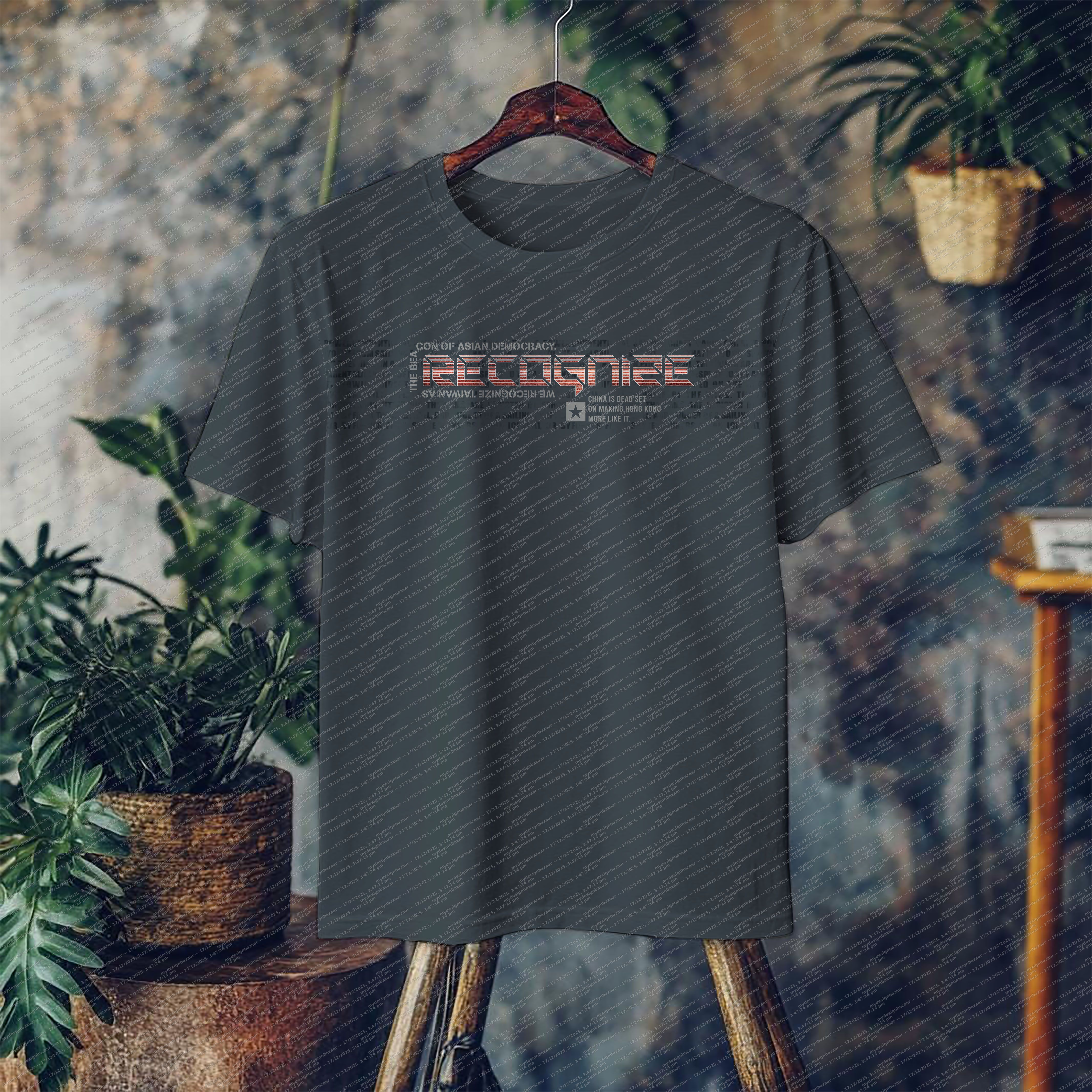 Elevate your everyday look with this men’s HD metallic printed T-shirt - Image 1